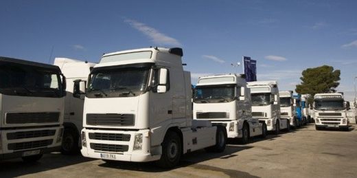 Der Verkauf von gebrauchten Lastkraftwagen steigt mit ihren Ersatzteilen und aktualisierten Ersatzteilen