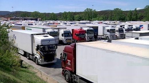 Die Entwicklung geht davon aus, dass ein Trucker die Ruhezeit für maximal 15 Minuten unterbrechen darf