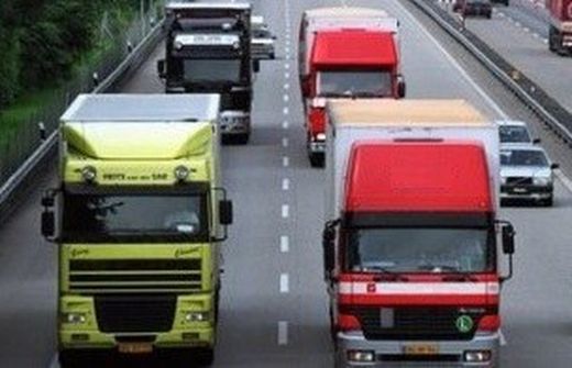 Mercedes-Benz Lkw senken dank Computersystem ihre Betriebskosten (I)