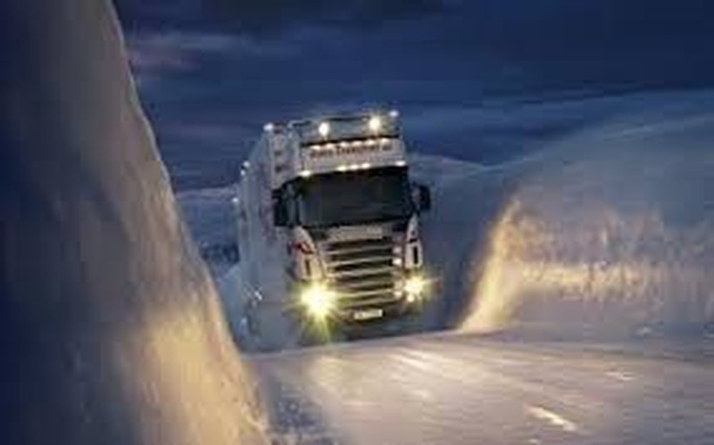 Manutenzione camion in inverno (e VII) Luci e olio