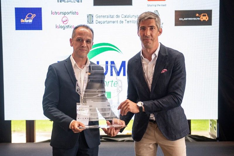 Volvo Trucks triunfa con el premio al camión más eficiente: Descubre el éxito del modelo Volvo FH con I-Save
