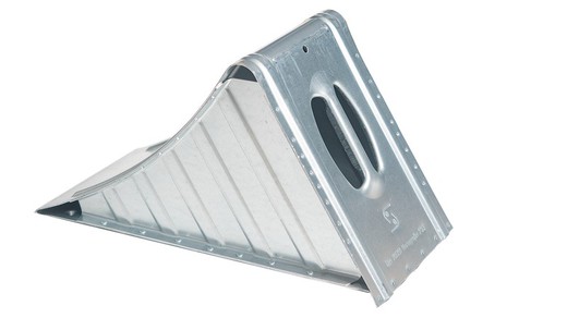 Metal wheel chock R56 without metal support DIN 76051-11/92