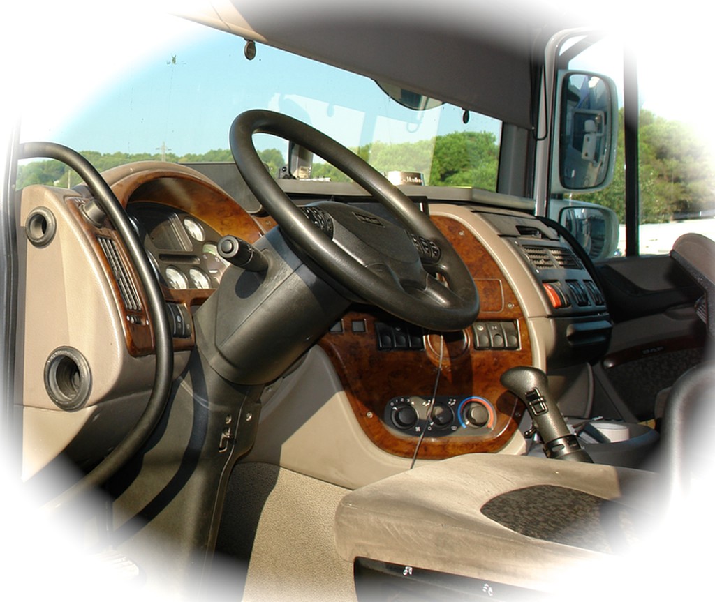 Camion extérieur et intérieur de cabine — Recambiosdelcamion
