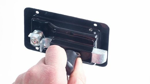 Serratura ad incasso con chiave con apertura interna