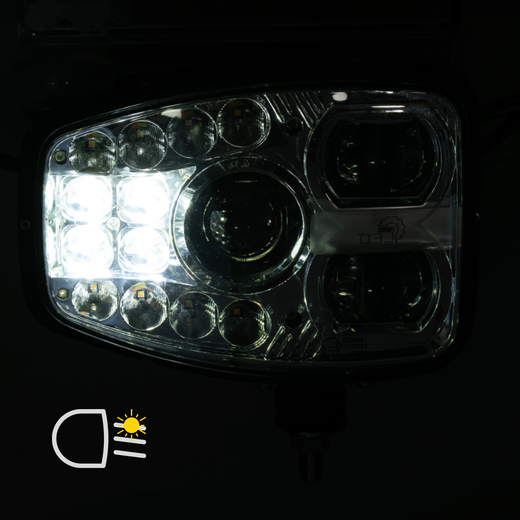 Farol direito 12/24 V totalmente em LED (lado do passageiro)