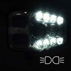 Farol esquerdo 12/24V totalmente em LED (lado do motorista)