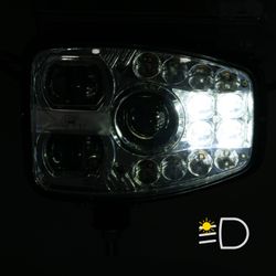 Farol esquerdo 12/24V totalmente em LED (lado do motorista)