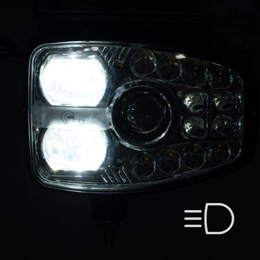 Farol esquerdo 12/24V totalmente em LED (lado do motorista)