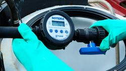 Medidor contador digital agua y químicos SOTERA Tuthill